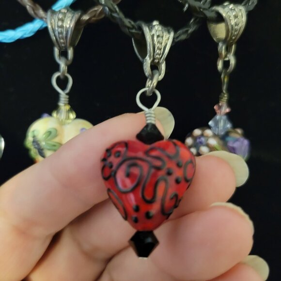 Lot of 4 Glass Heart Bead Corded Necklaces - Picture 5 of 13